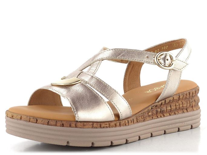 Gabor metalické sandály na klínu puder 82.707.82